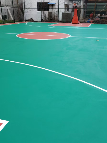 鼓楼 球场长期使用易出现地面开裂